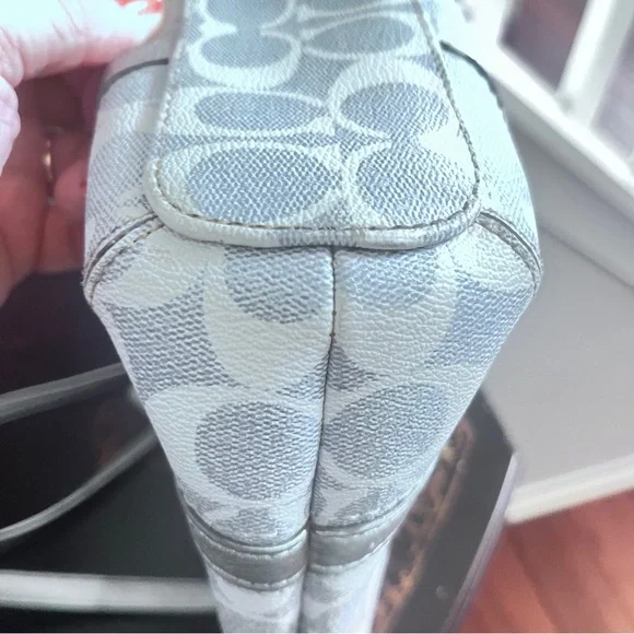 Coach Signature Peyton Heritage Tote Lt Denim Silver Leather Accent EUC COA - Picture 6 of 12